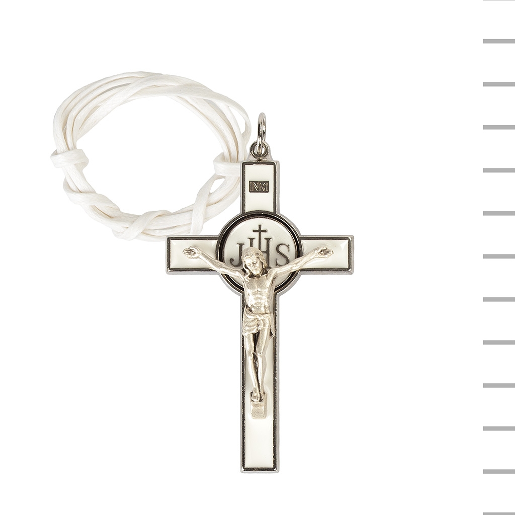 Fio com Crucifixo Metal Argentado e Branco